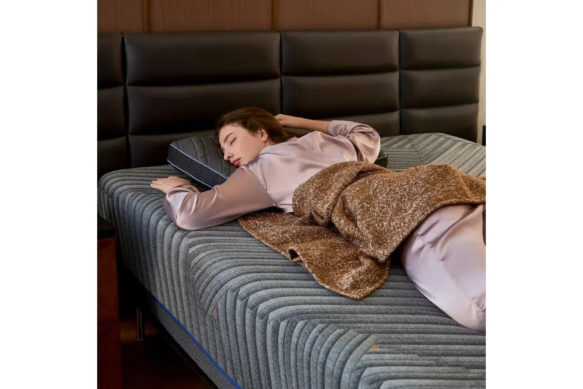766978837:Mlily Powercool Pillow, Styled