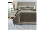 180615883:Eilena Comforter Set