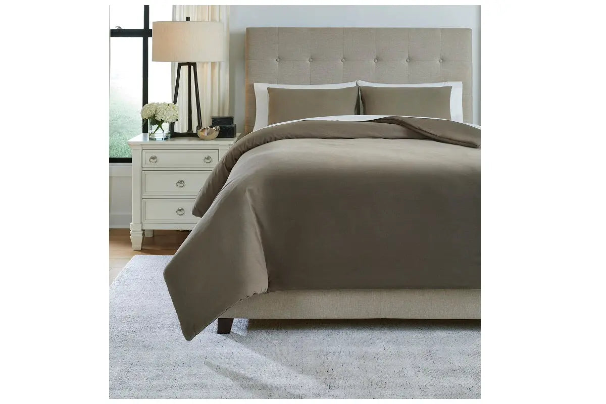 180615883:Eilena Comforter Set