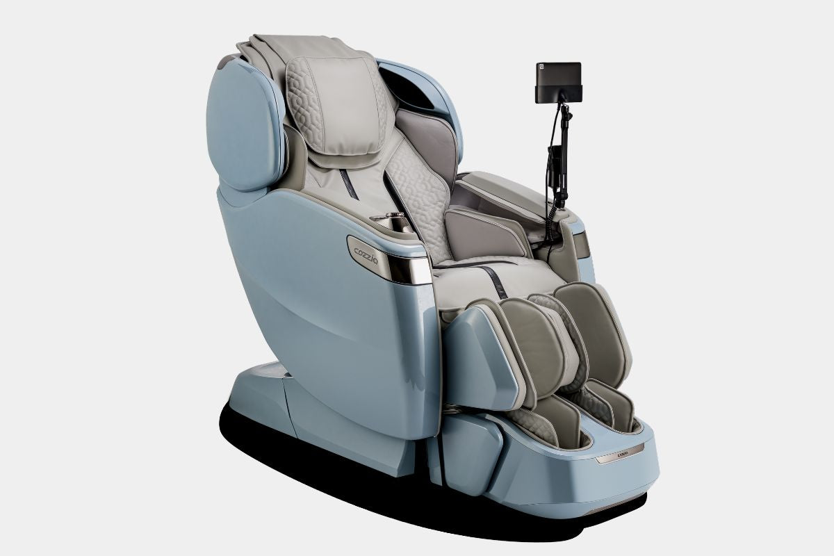 COZPKQIBU:Qi Xe Pro Massage Chair, Angled
