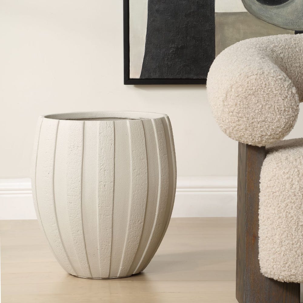 040107966:Ridgehaven Vase, Styled