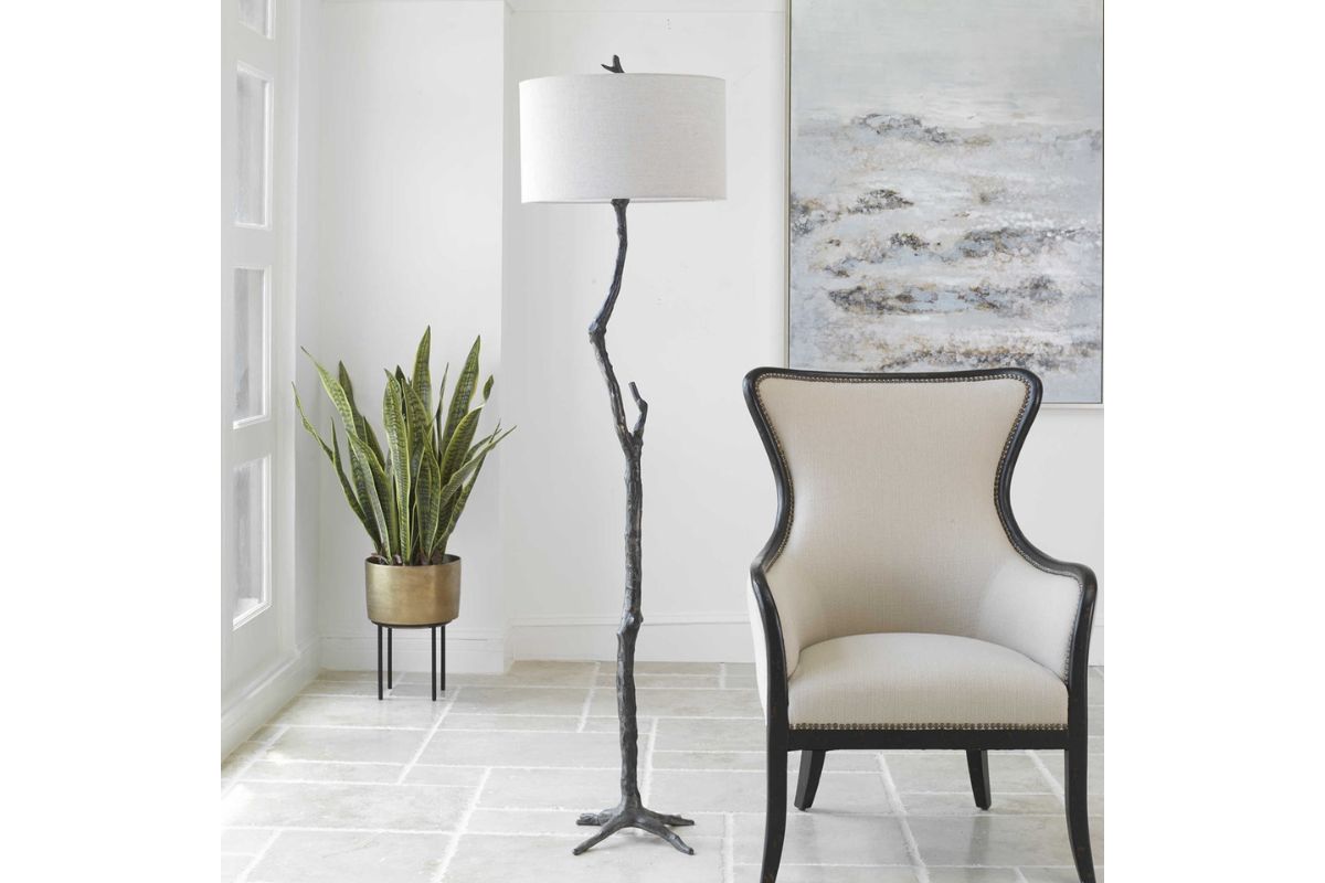 724383272:Spruce Lamp, Styled