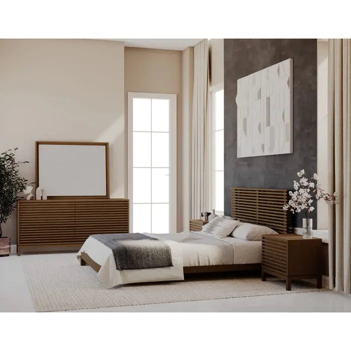 099545564:Tanner Mirror, Styled