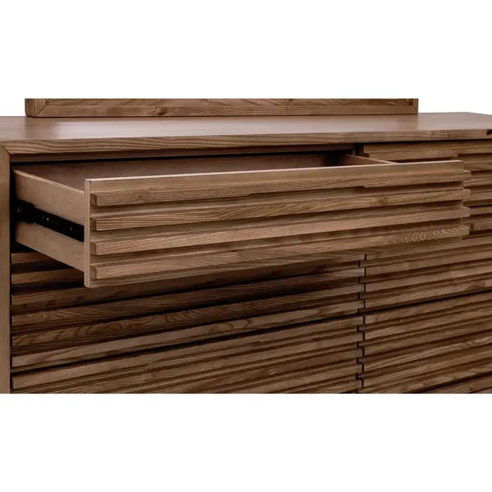 076390407:Tanner Dresser, 