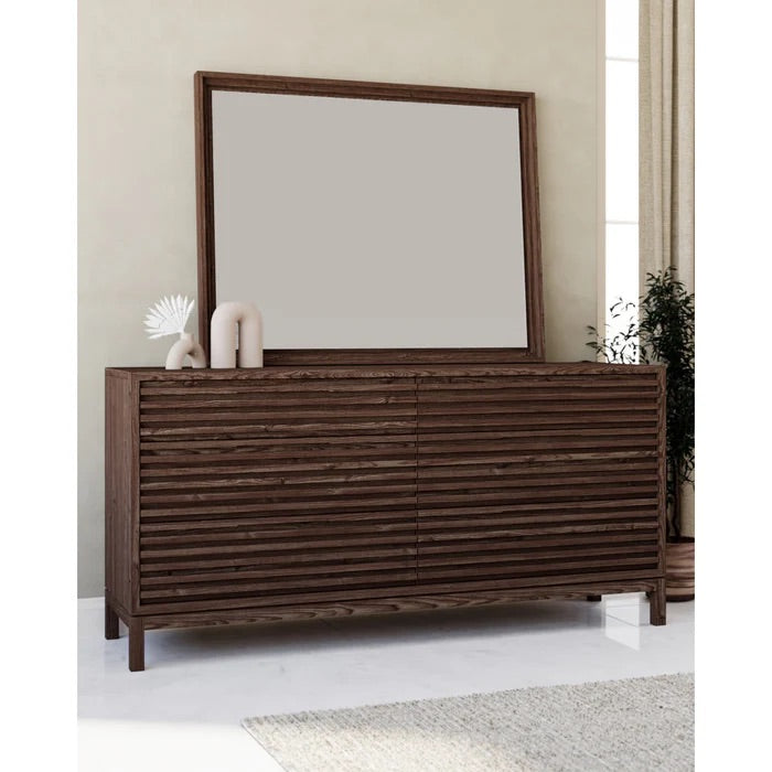 076390407:Tanner Dresser, Styled