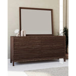 076390407:Tanner Dresser, Styled