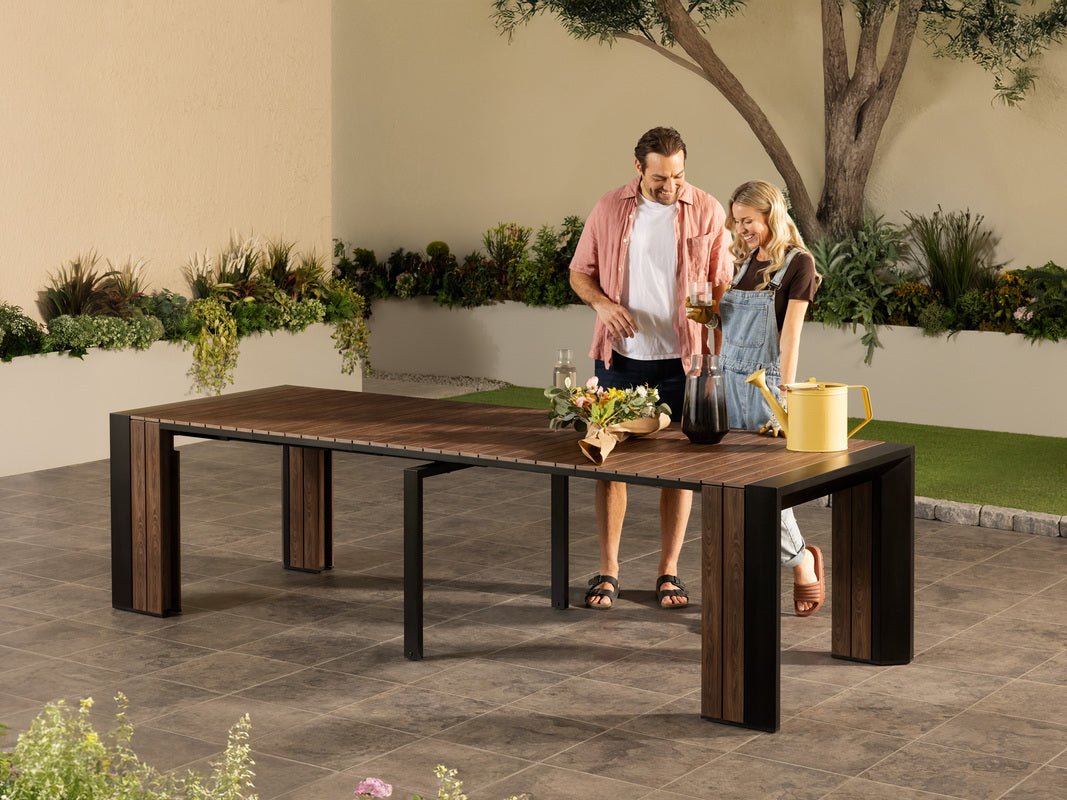 TRANSFP00:Transformer Outdoor Dining Table, Styled