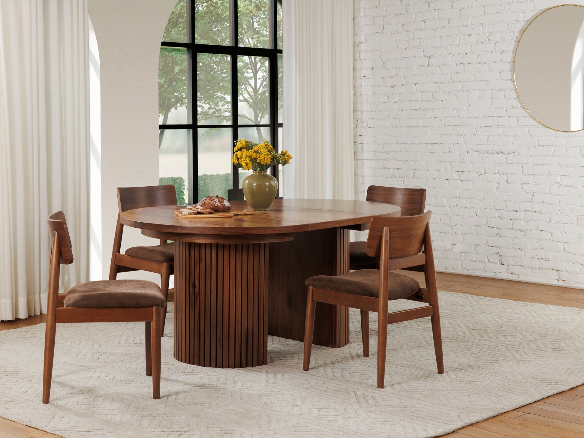 TRANSFM21:Transformer Round Dining Table, Styled
