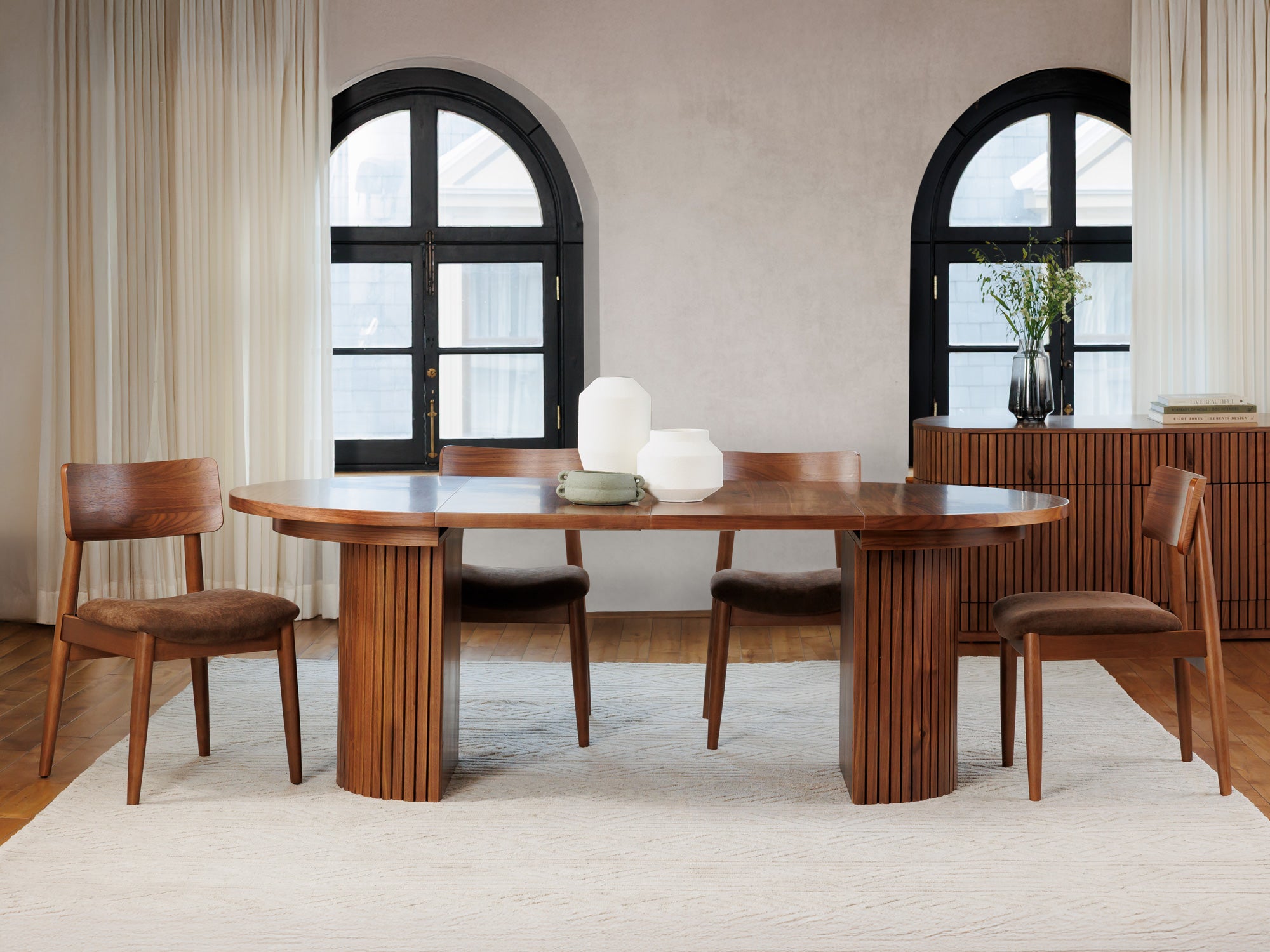TRANSFM21:Transformer Round Dining Table, Styled
