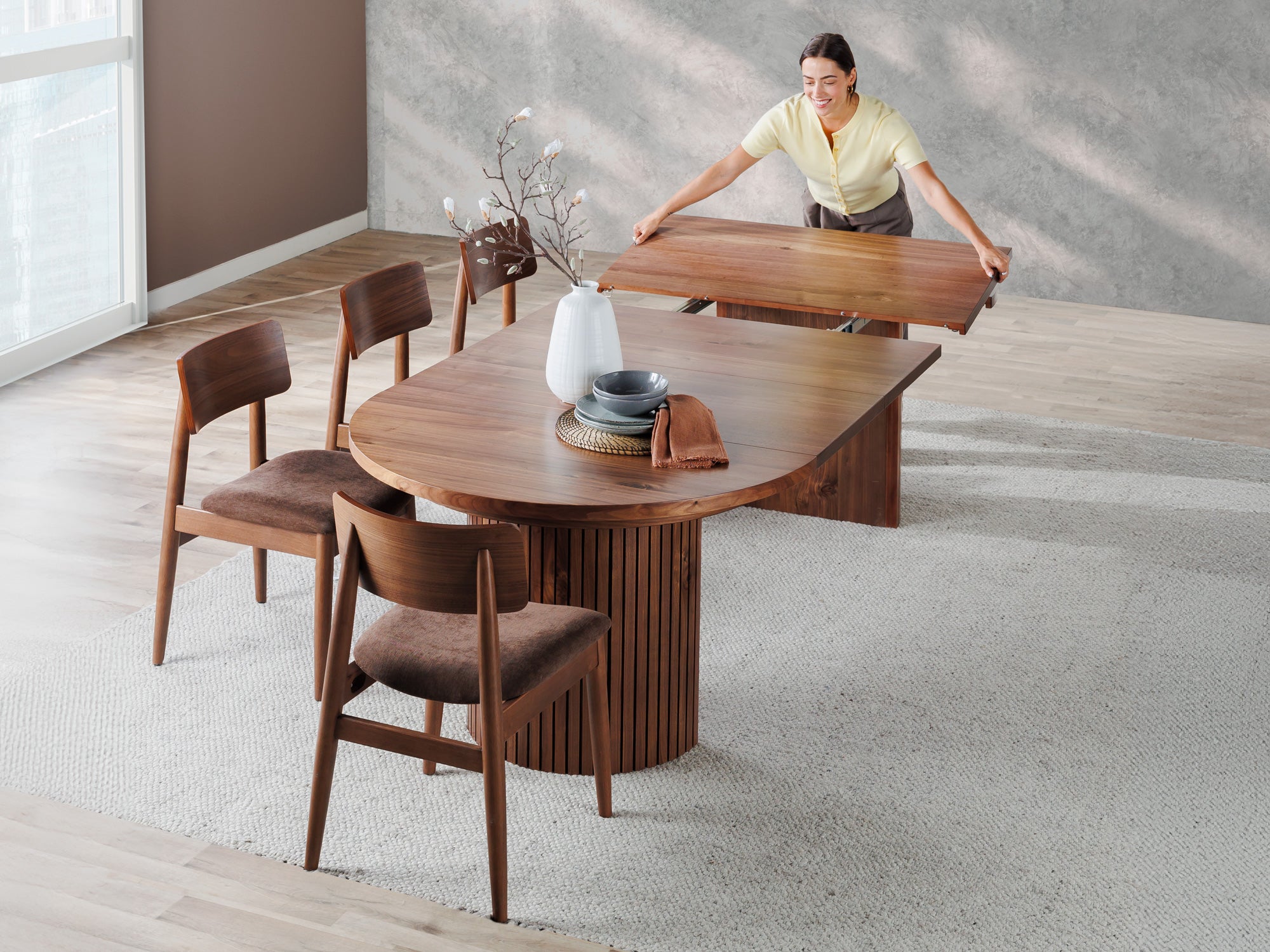 TRANSFM21:Transformer Round Dining Table, Styled