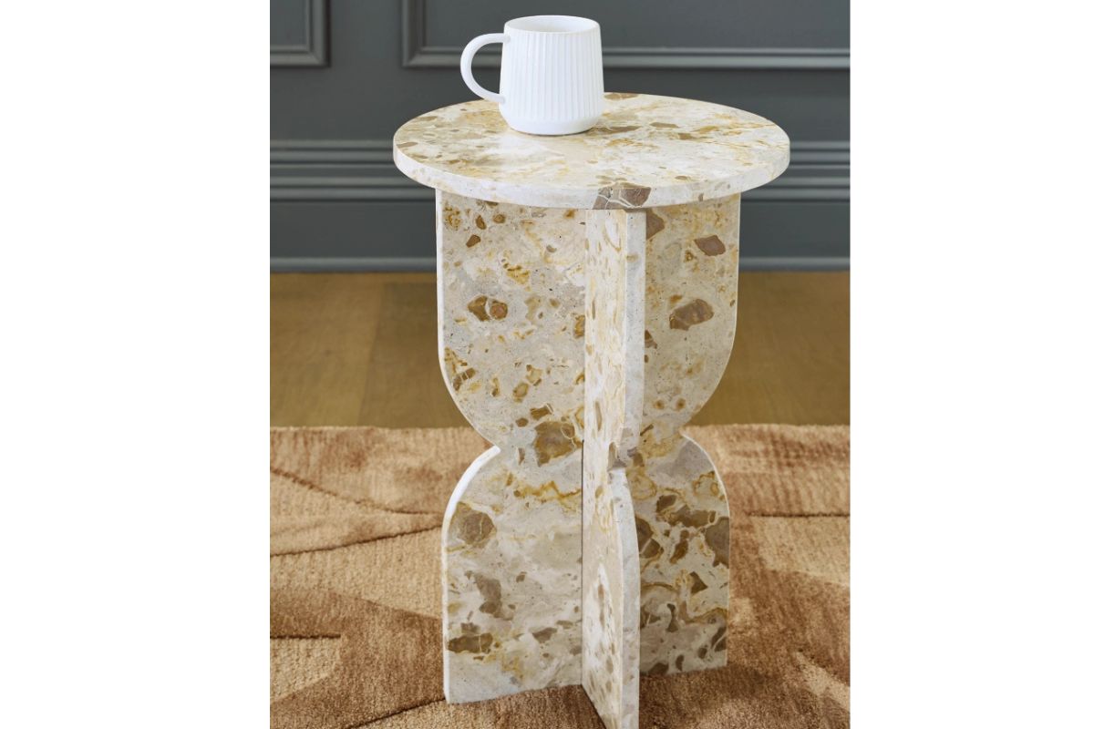 002034005:Treygan Accent Table