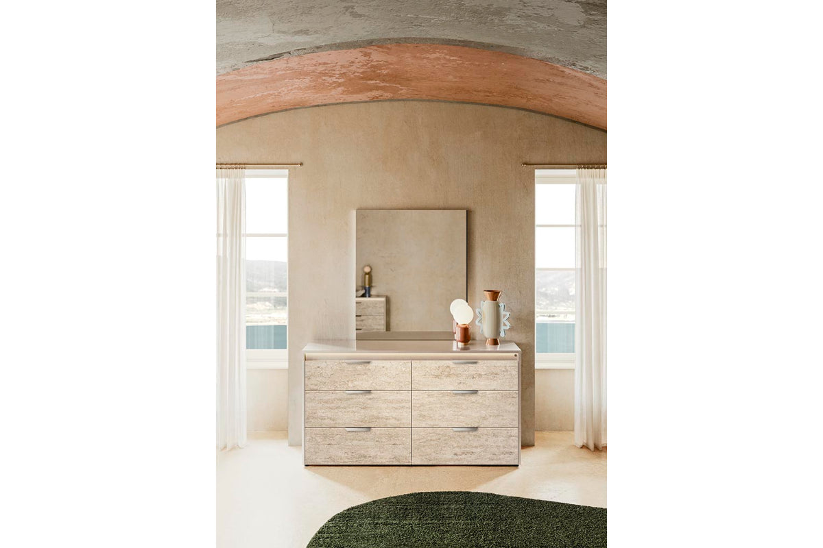 TULLIA100:Tullia Dresser, Styled