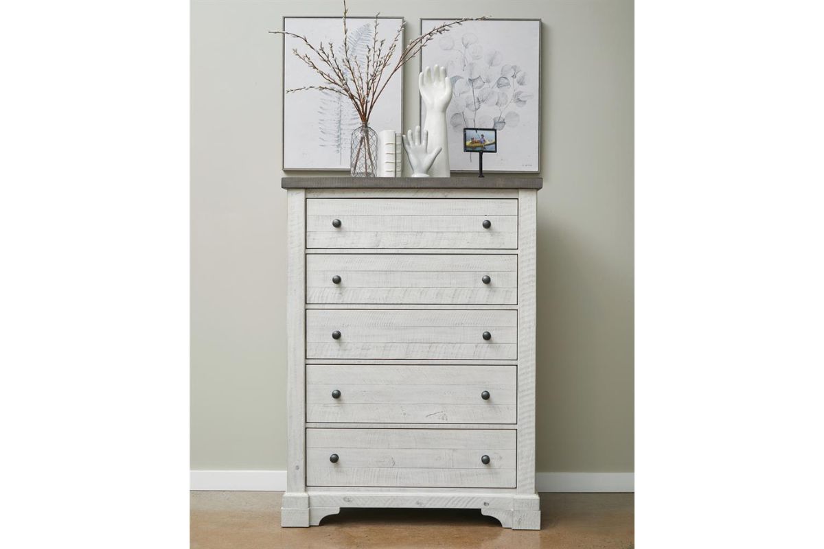 114608936:Valley Ridge Chest, Styled
