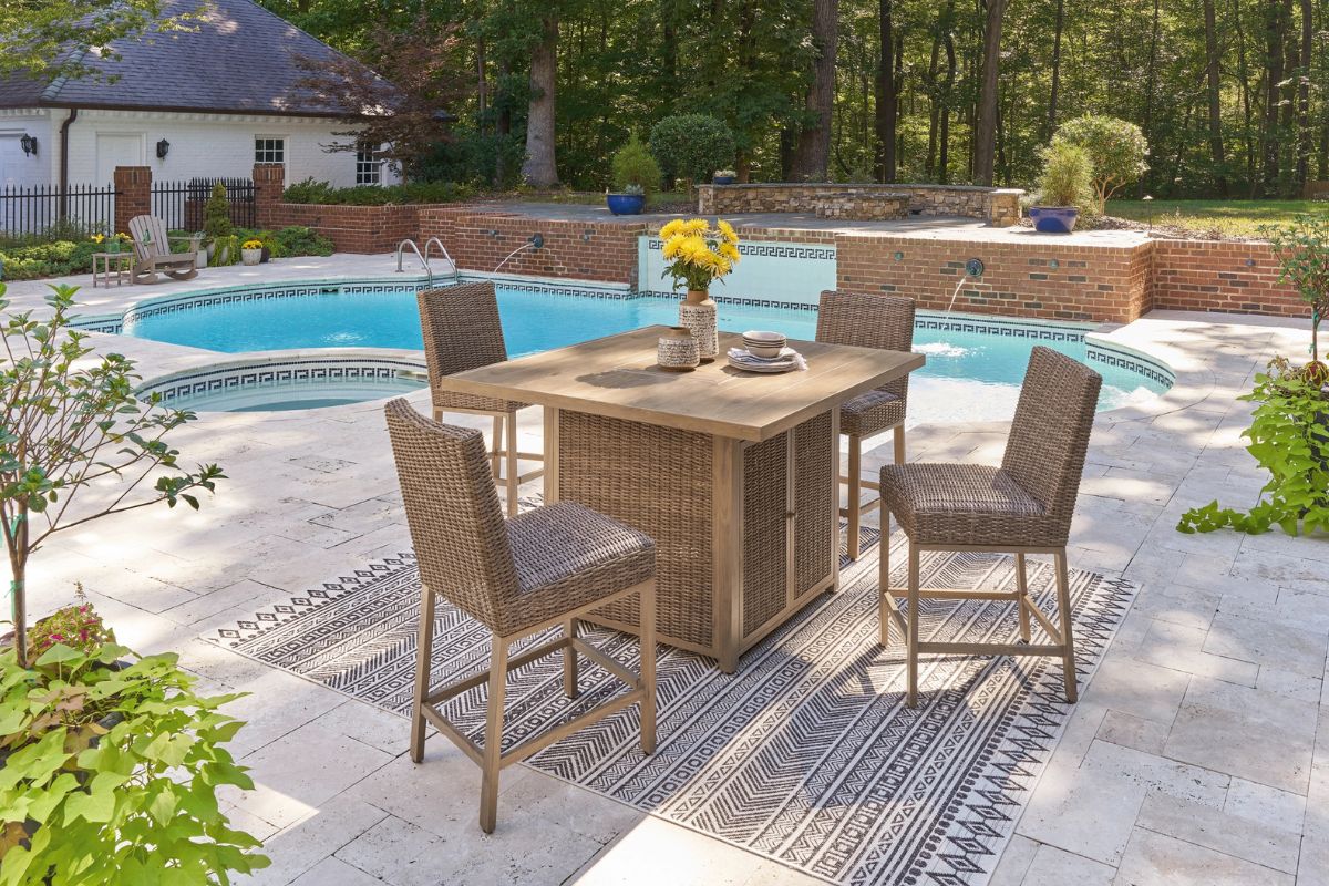 WALTONB00:Walton Bridge Patio Table & 4 , Styled