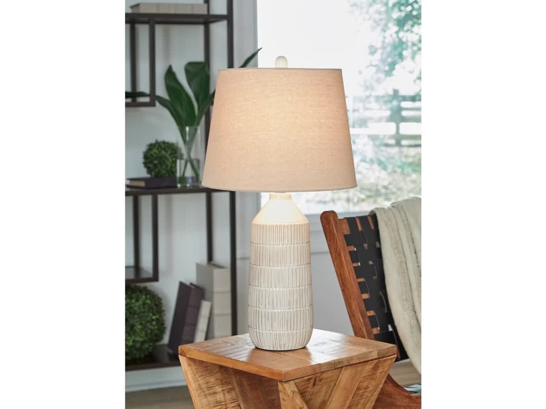 556745258:Willport Lamp, Styled
