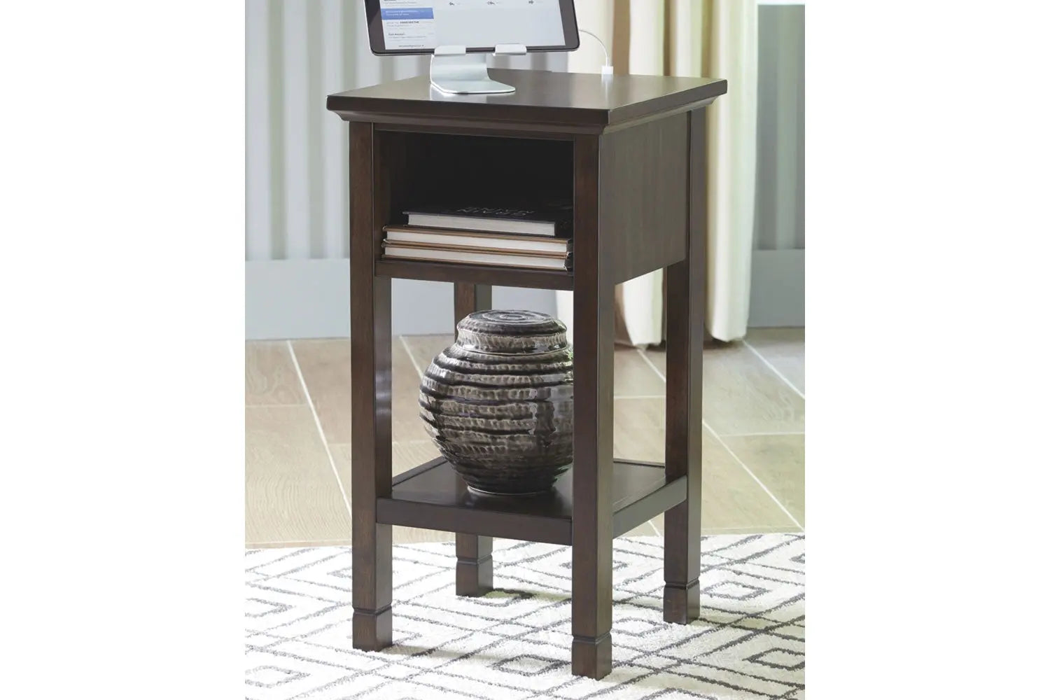 915074791:Marnville USB Accent Table in Cherry, Image 4