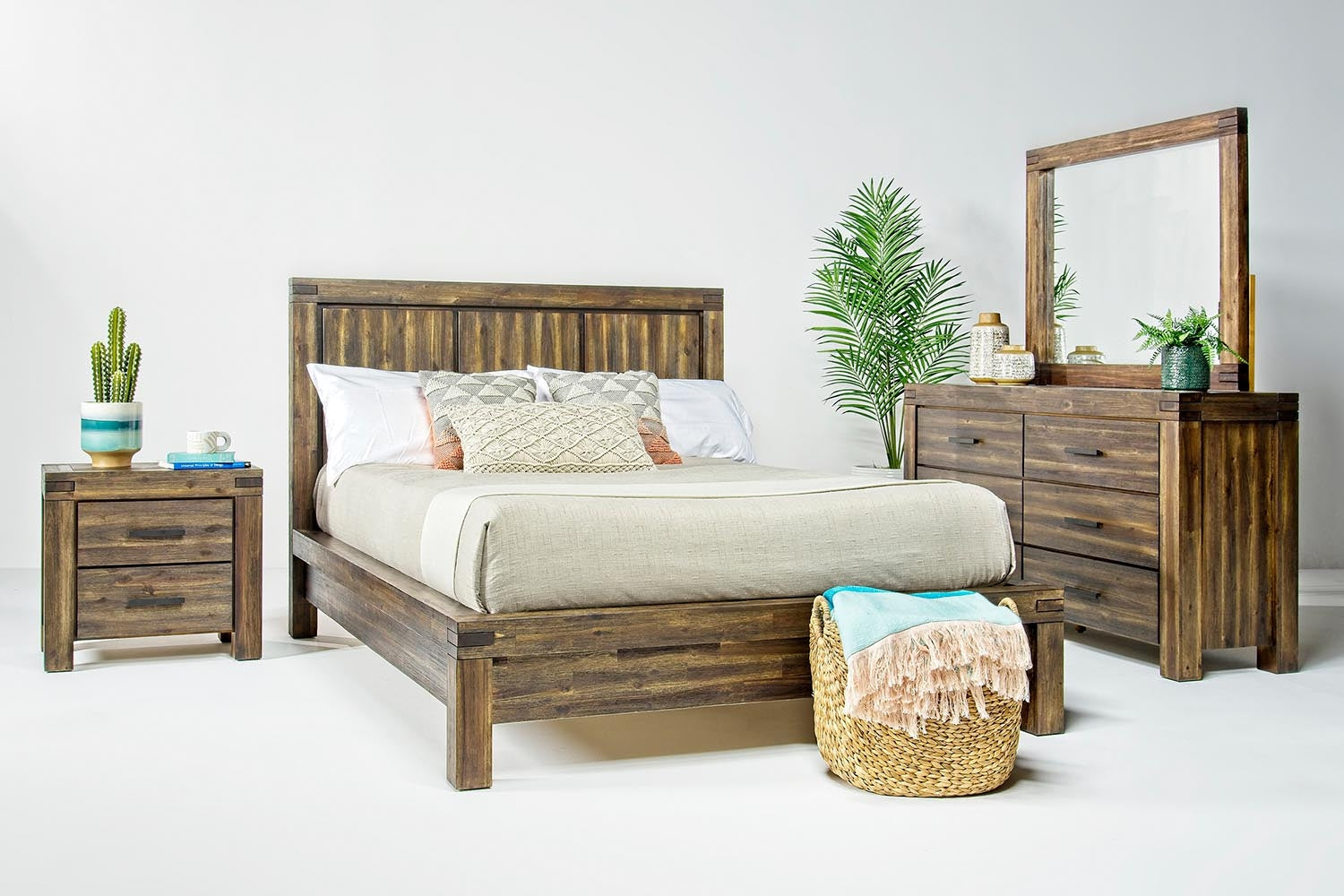 MEADOW066:Meadow Panel Bed & Dresser & M, 