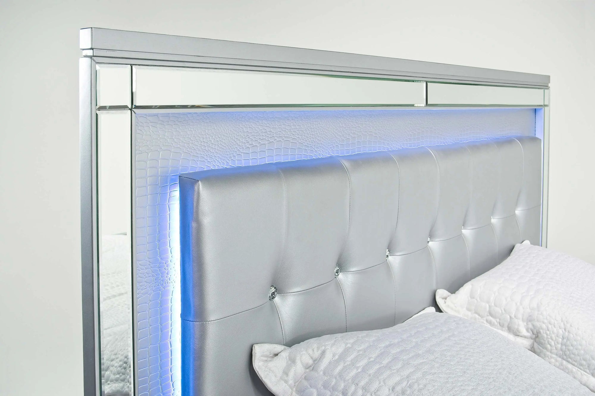556488244:Valentino Panel Bed in Silver, Queen, Image 4