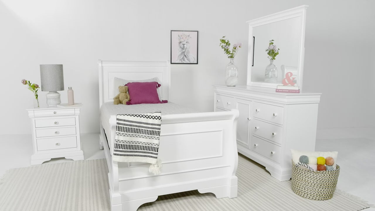 Load video: 278407012:Versailles