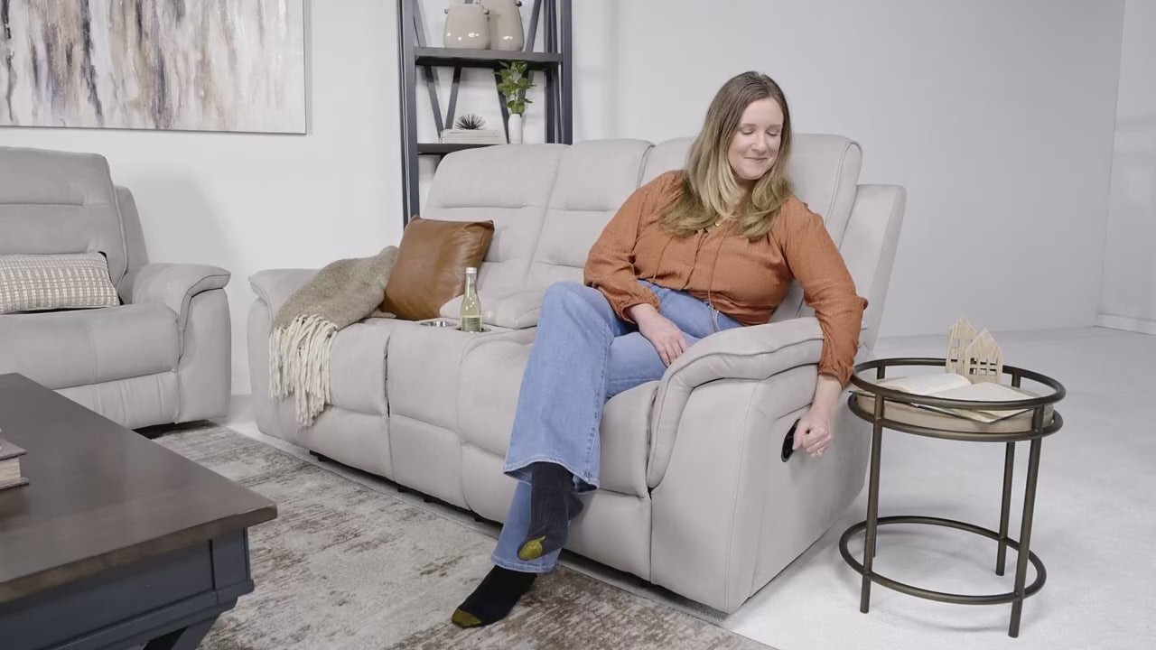 Load video: CHANELR03:Chanel