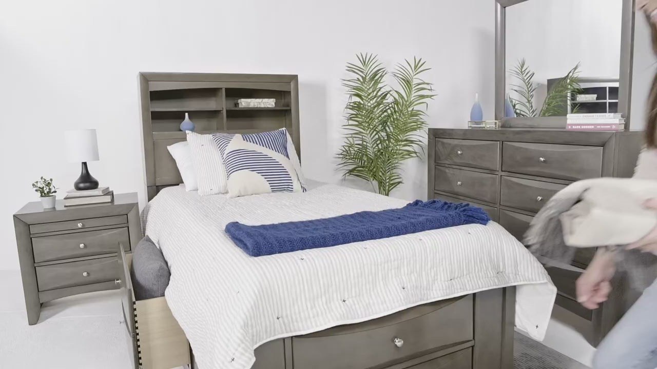 Load video: 864182544:Remi